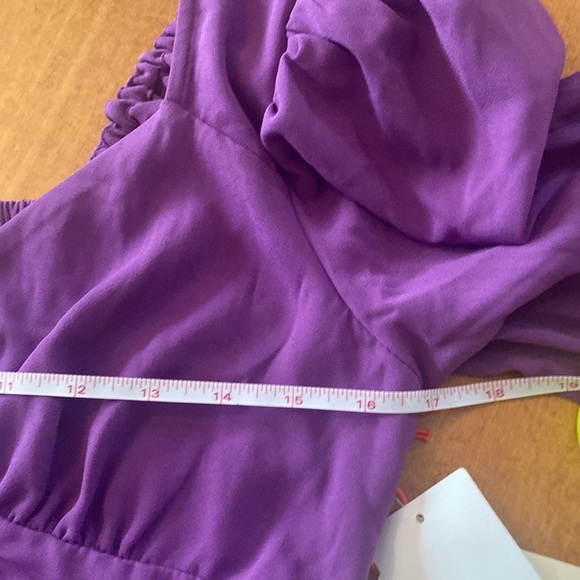 Open Edit Cropped Blouse - Picture 7 of 8